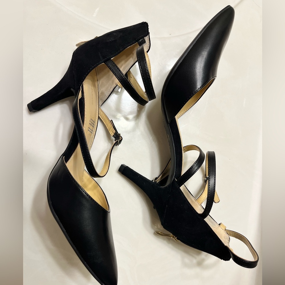 New Liz Claiborne Hara heels. Size 9